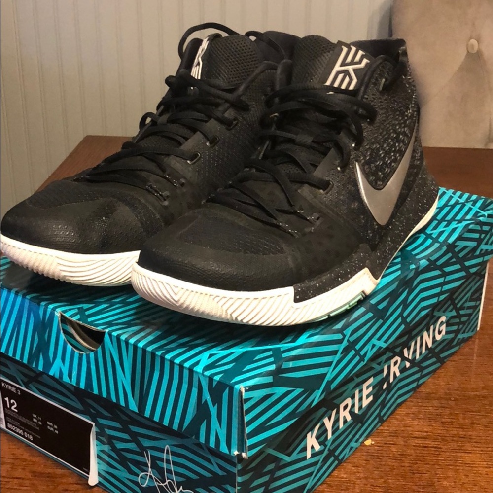 Nike Kyrie 3 Weatherman